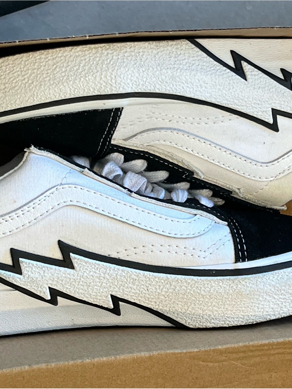 Vans Lightning Bolt Shoes 🤍⚡️